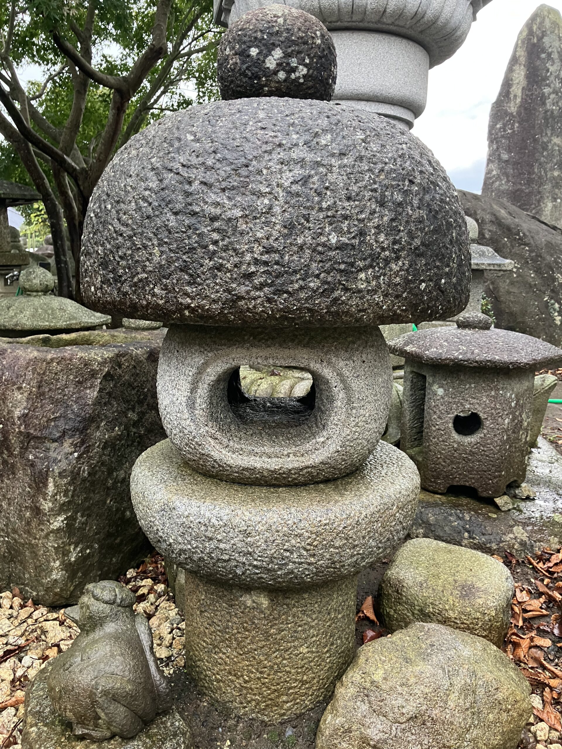 丸露地形生込灯籠