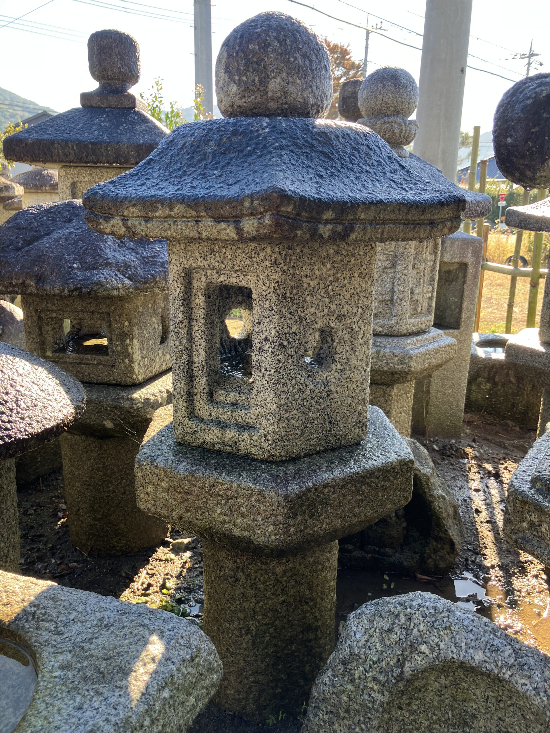 六角形生込灯籠