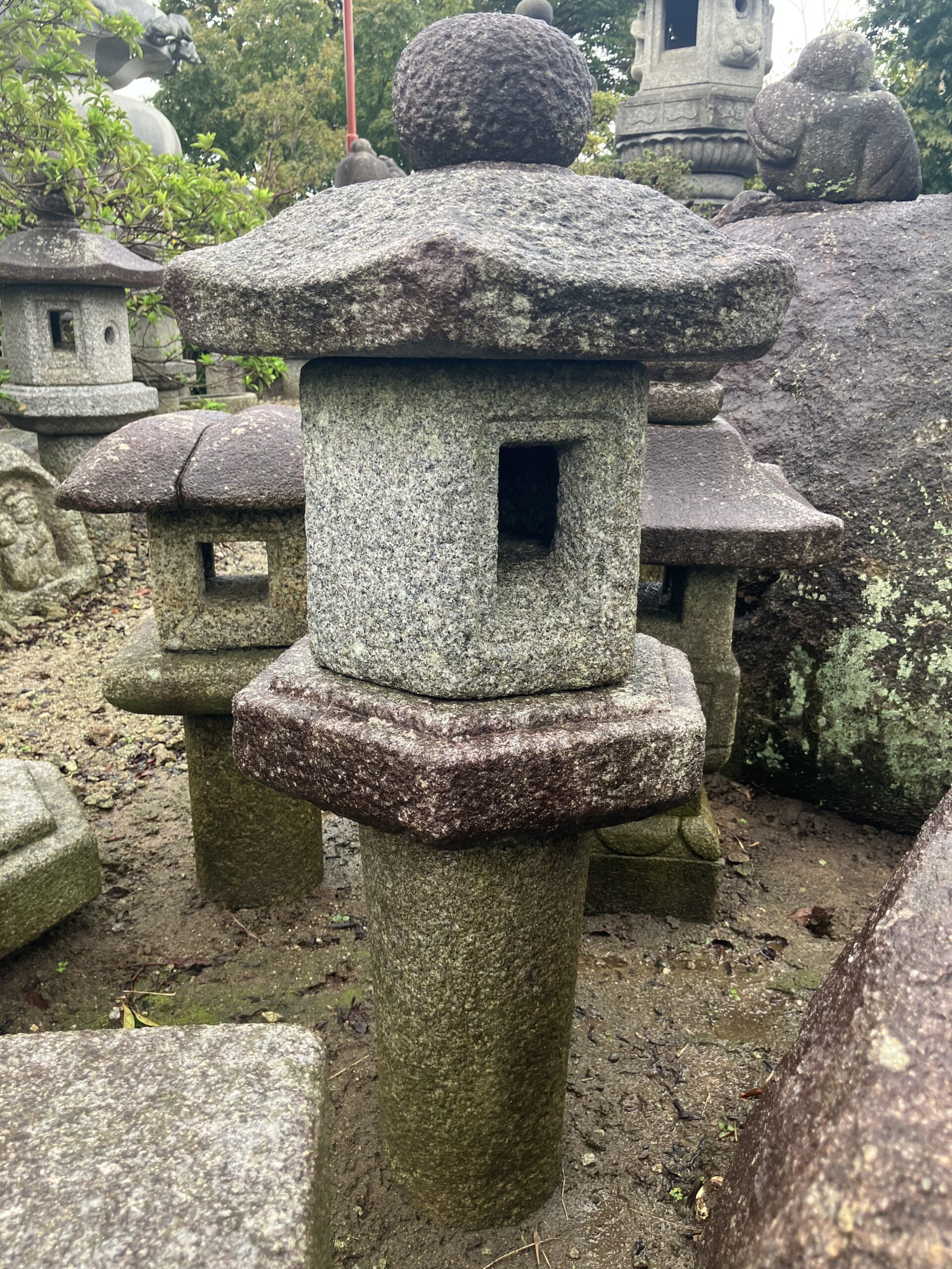 六角形生込灯籠