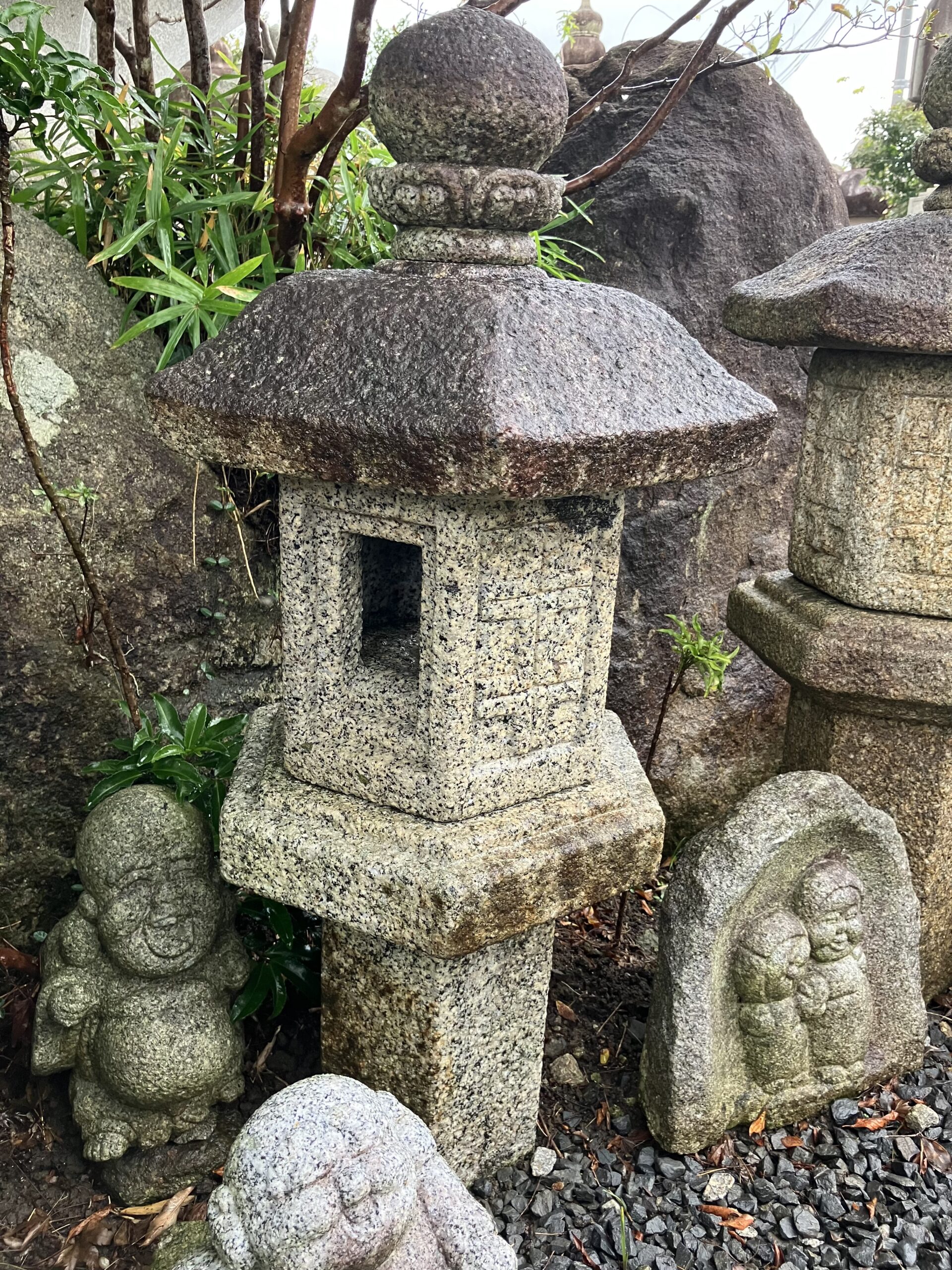 六角形生込灯籠