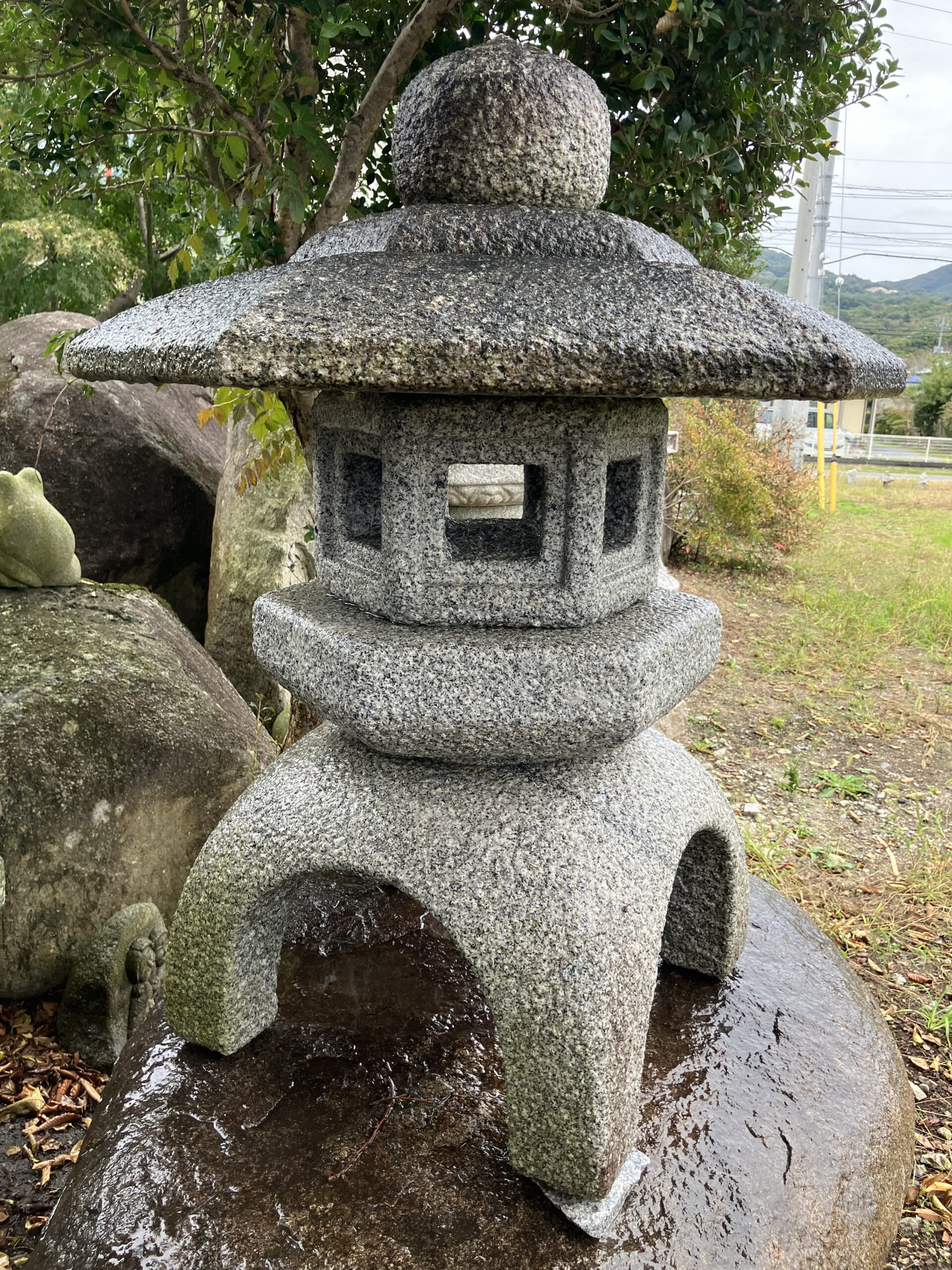 古代雪見形石灯籠