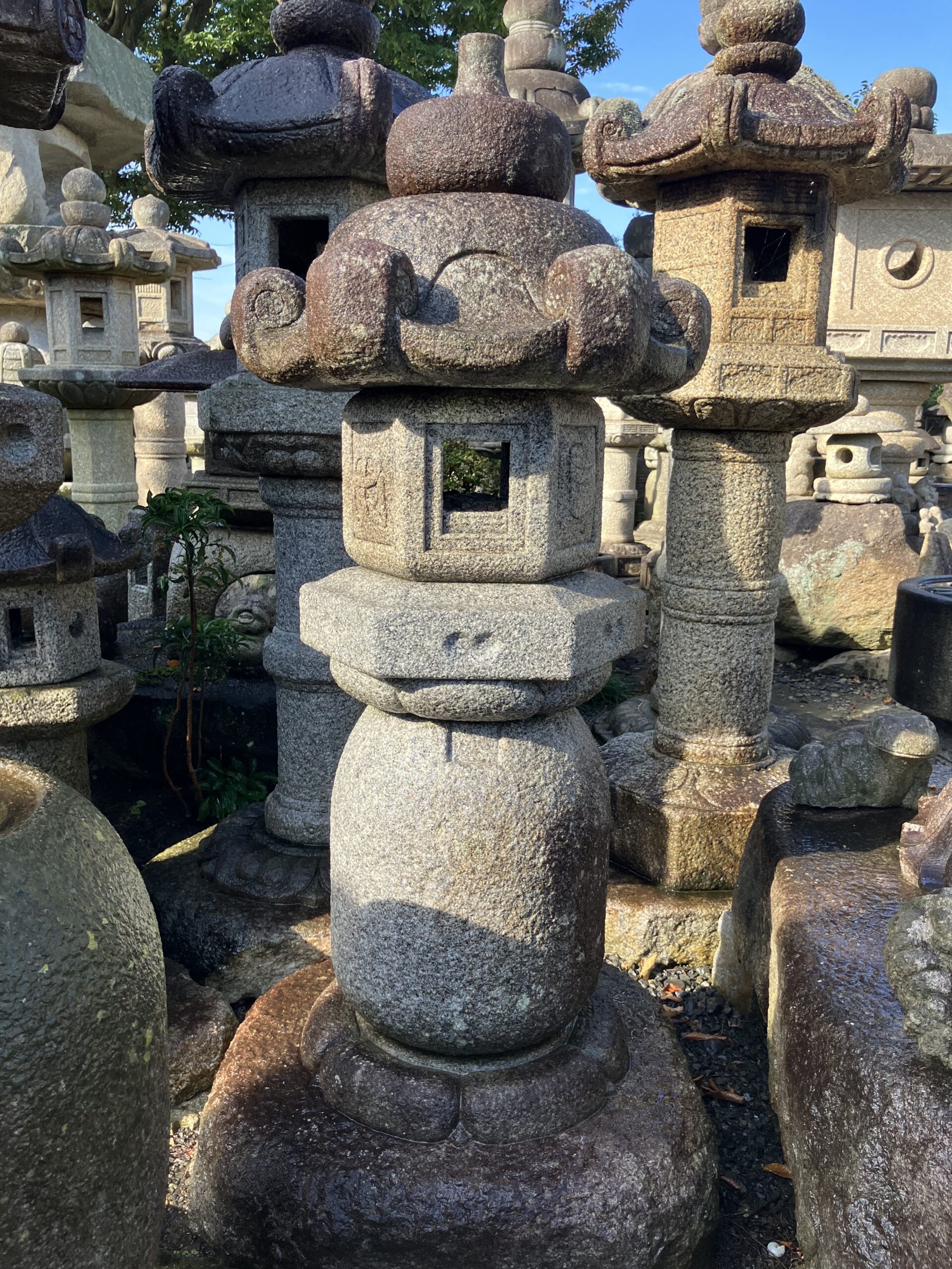 善導寺形台付灯籠