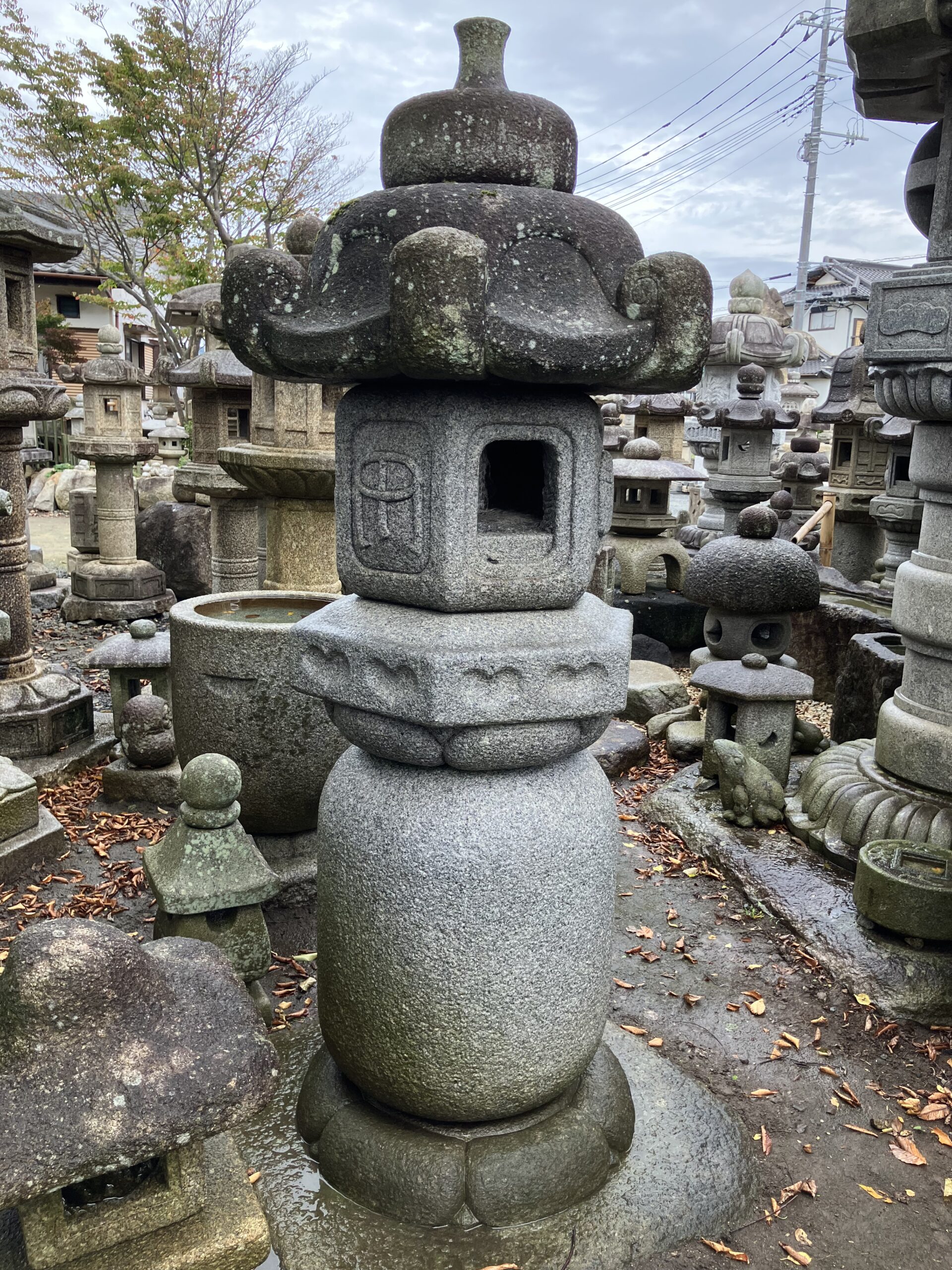 善導寺形台付灯籠