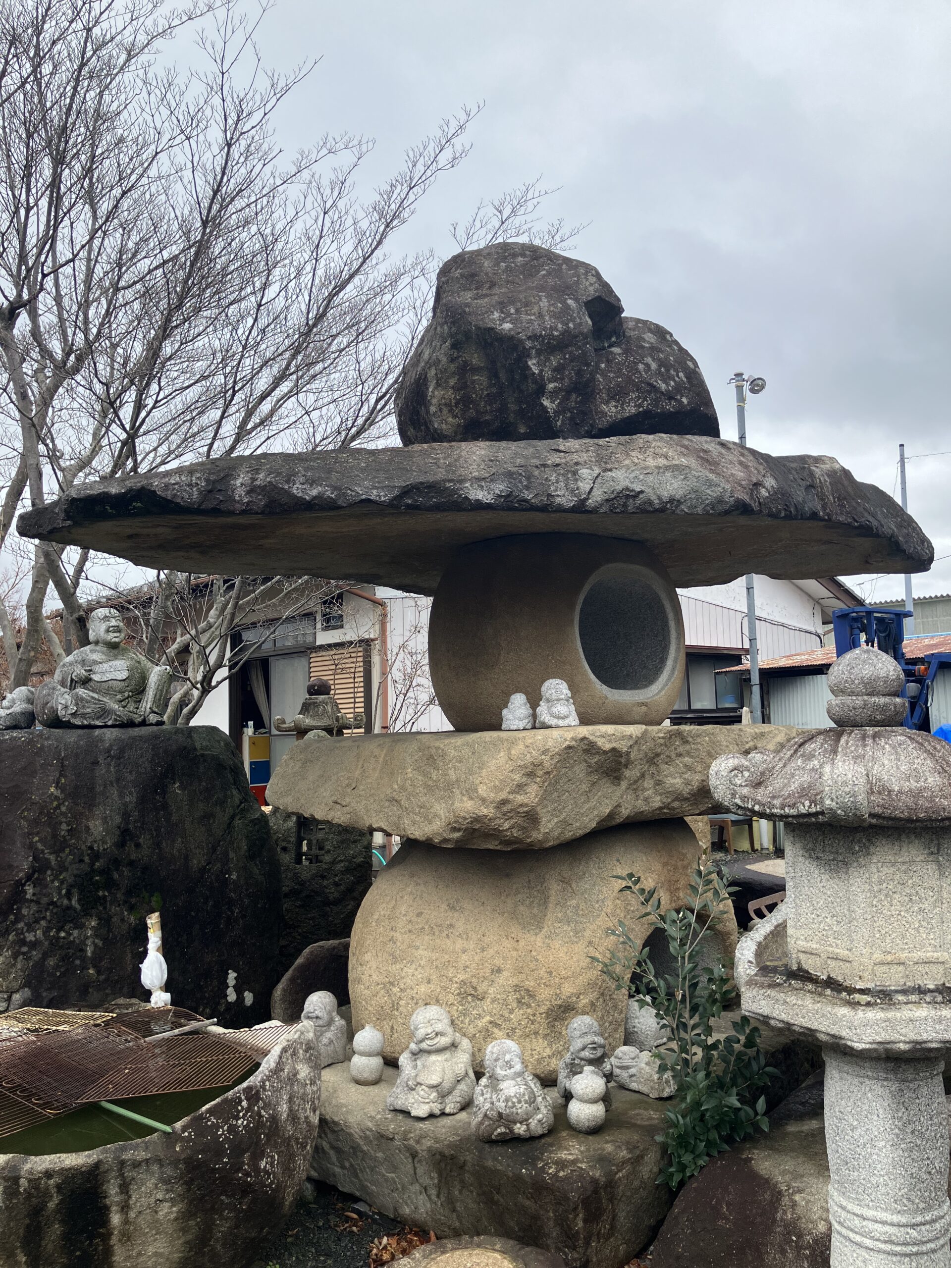 天然雪見形石灯籠