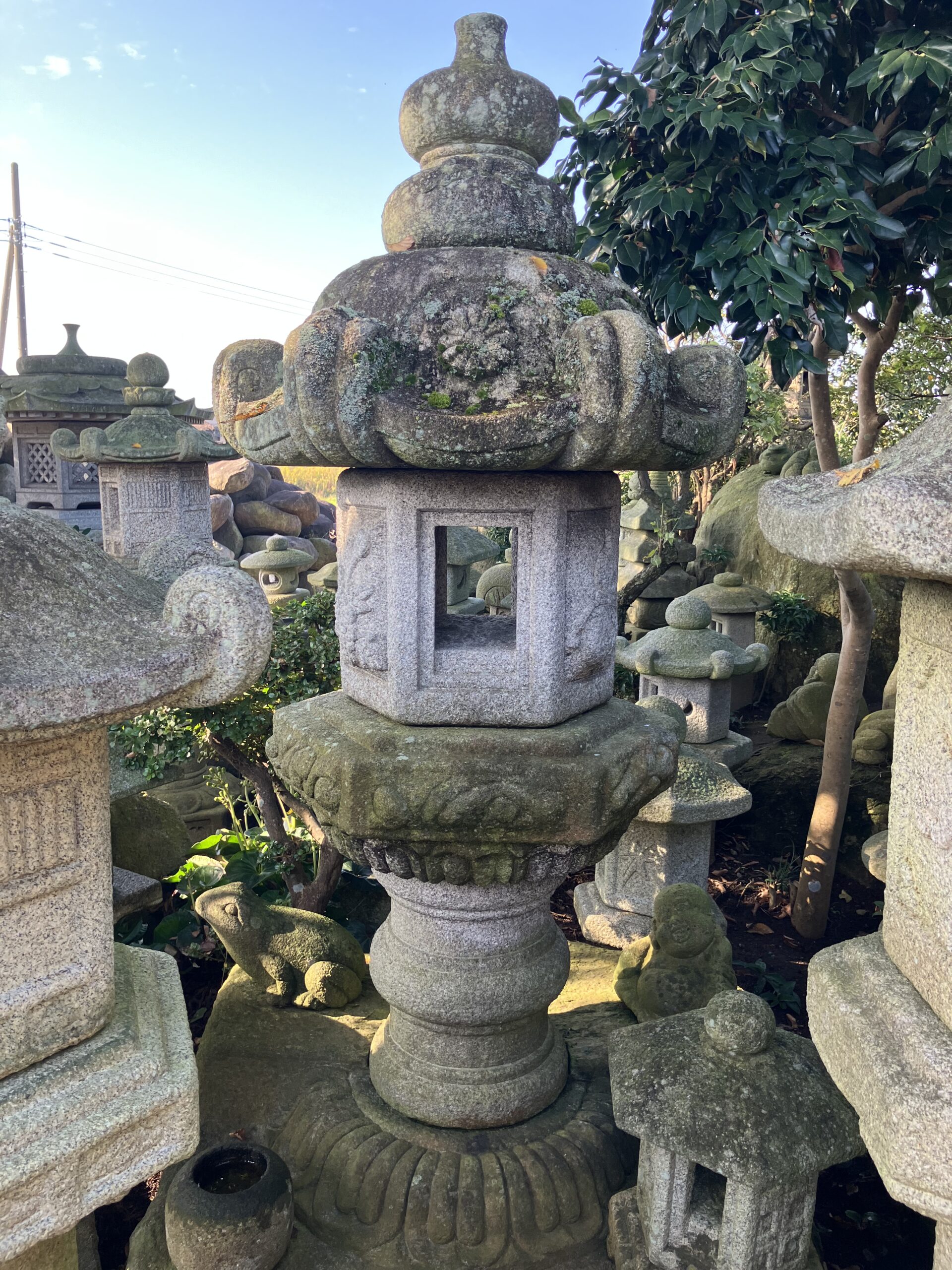 太閤形台付灯籠