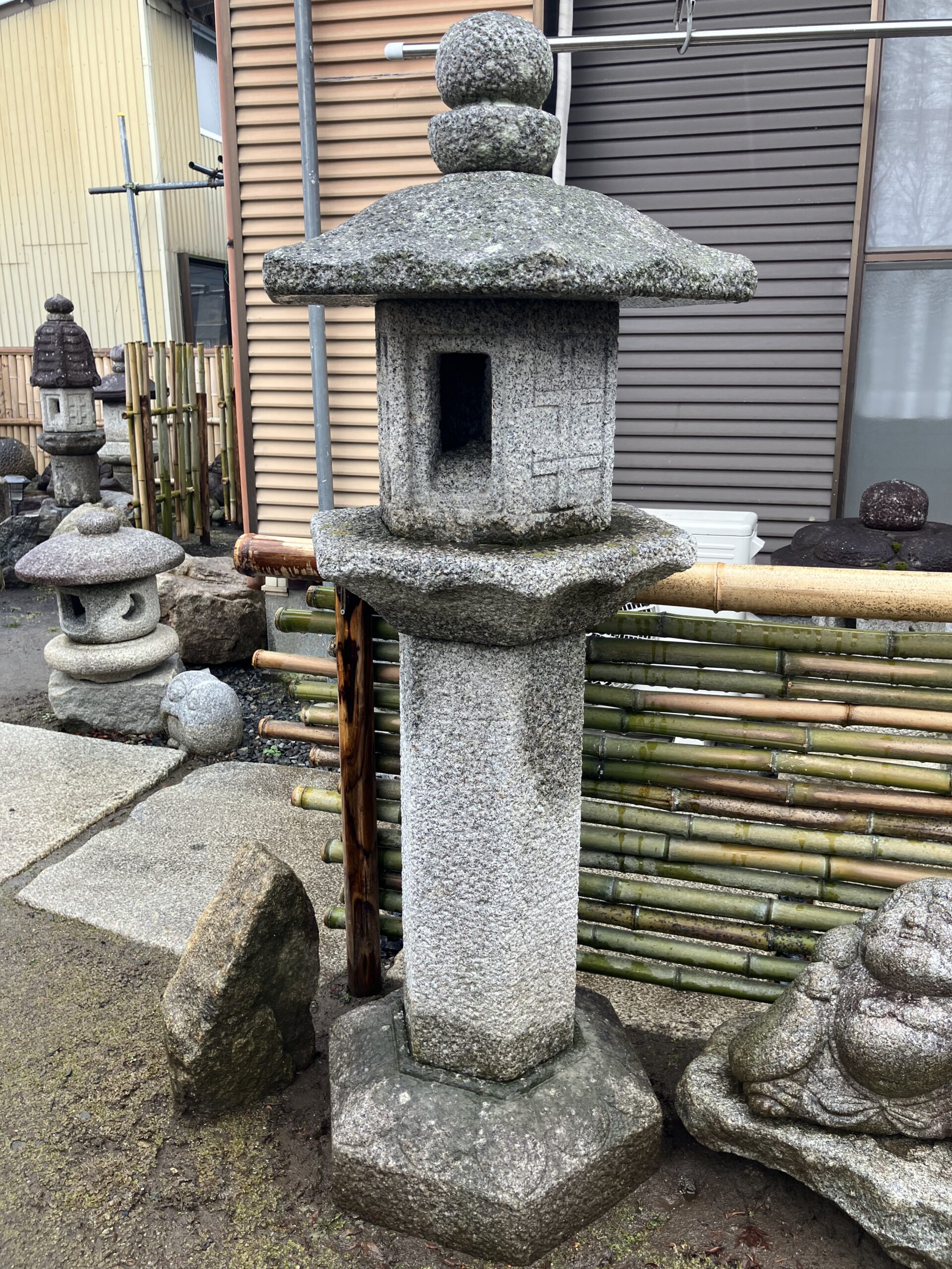 木屋善導寺形台付石灯籠