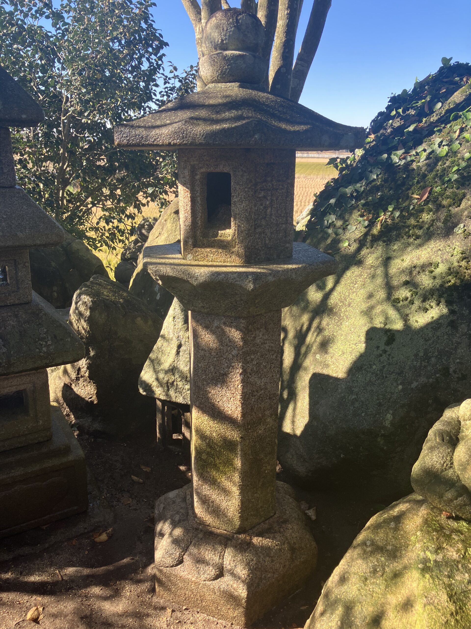 木屋善導寺形台付石灯籠