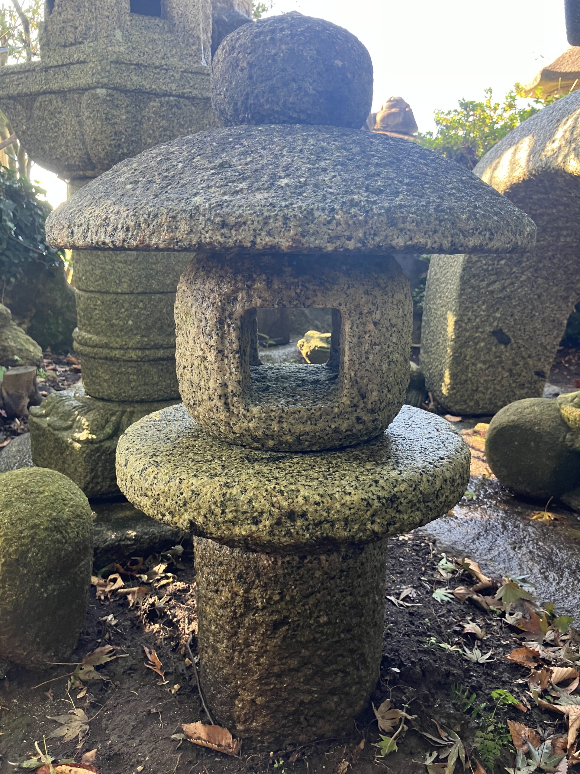 松琴亭形生込灯籠