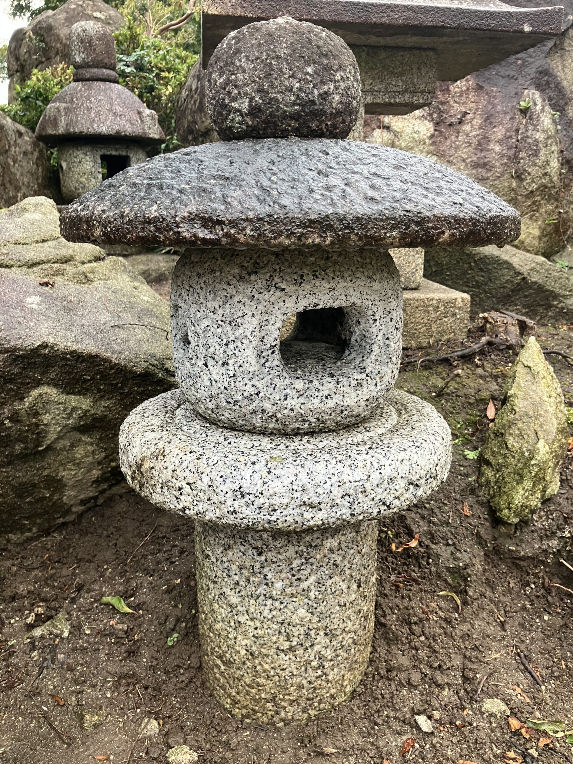 松琴亭形生込灯籠