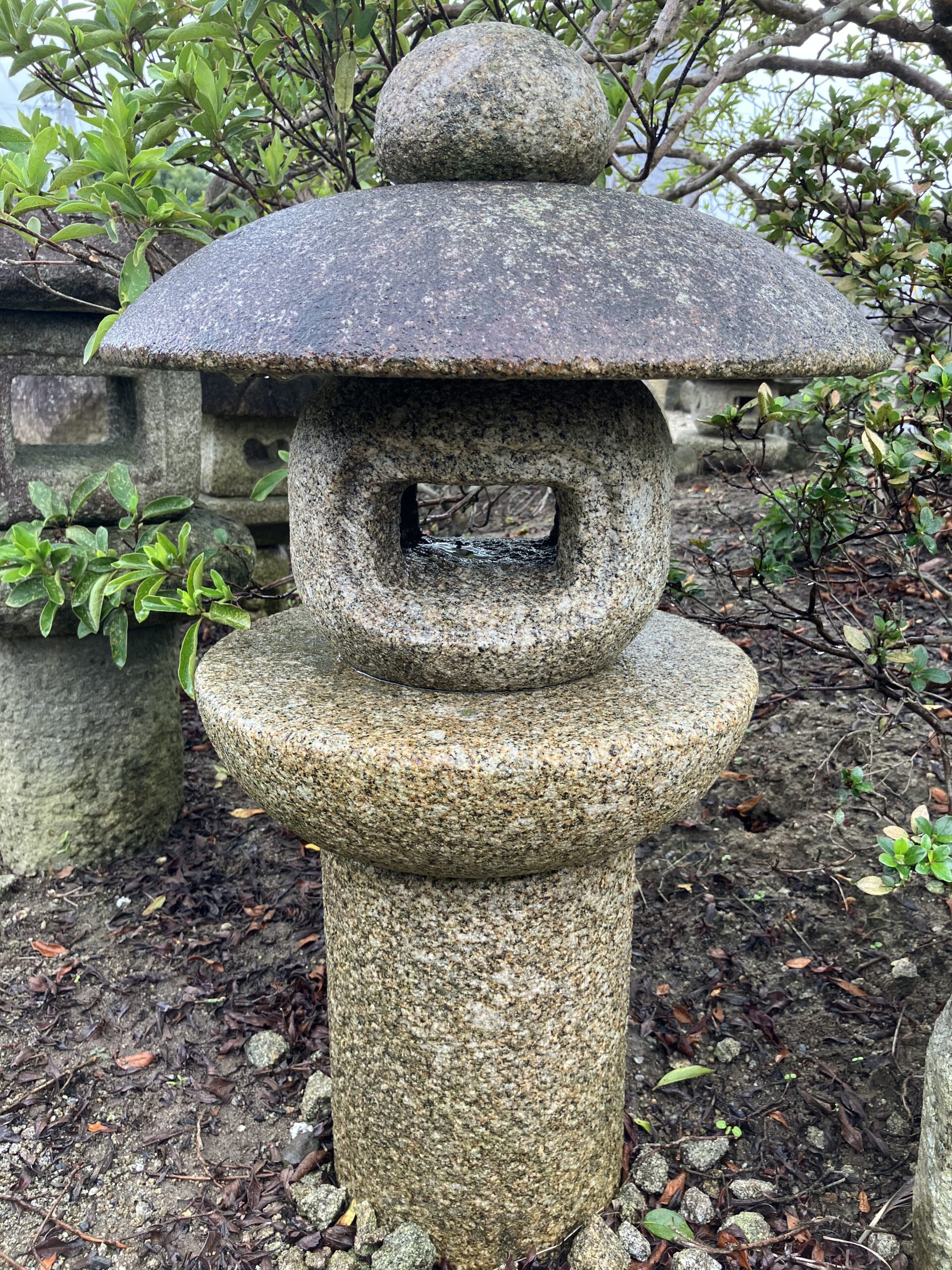 松琴亭形生込灯籠