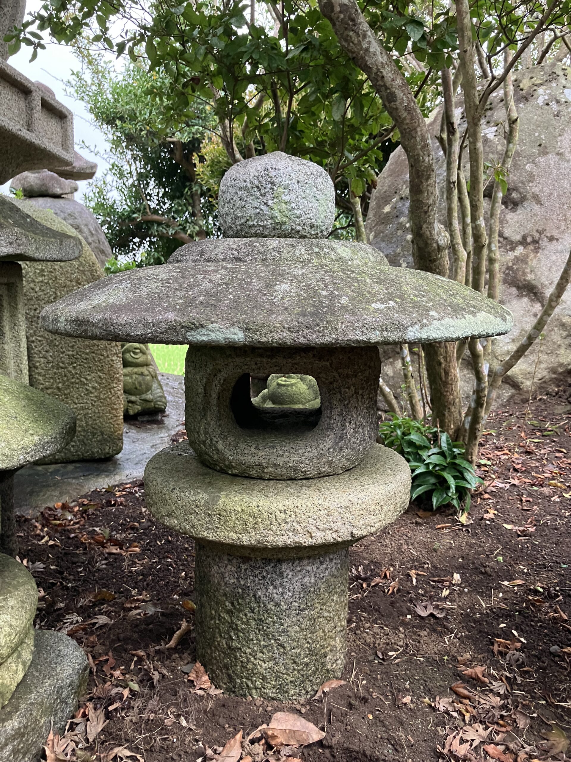 松琴亭形生込灯籠