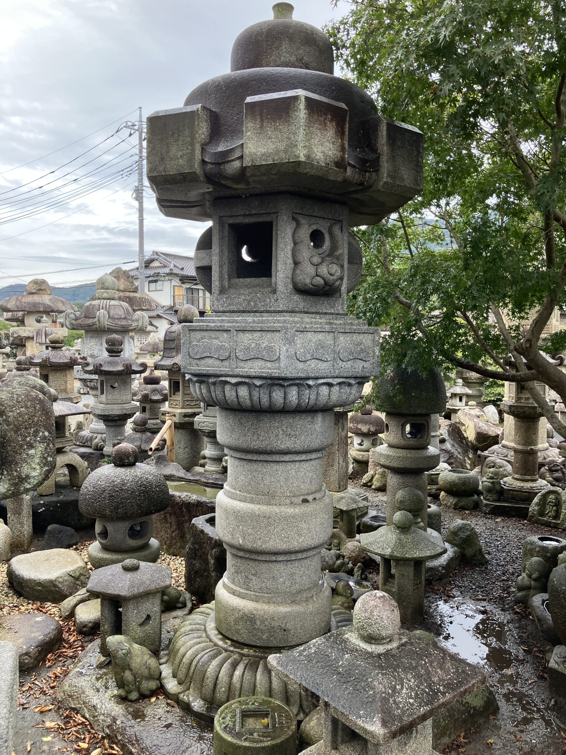 泰平形台付石灯籠