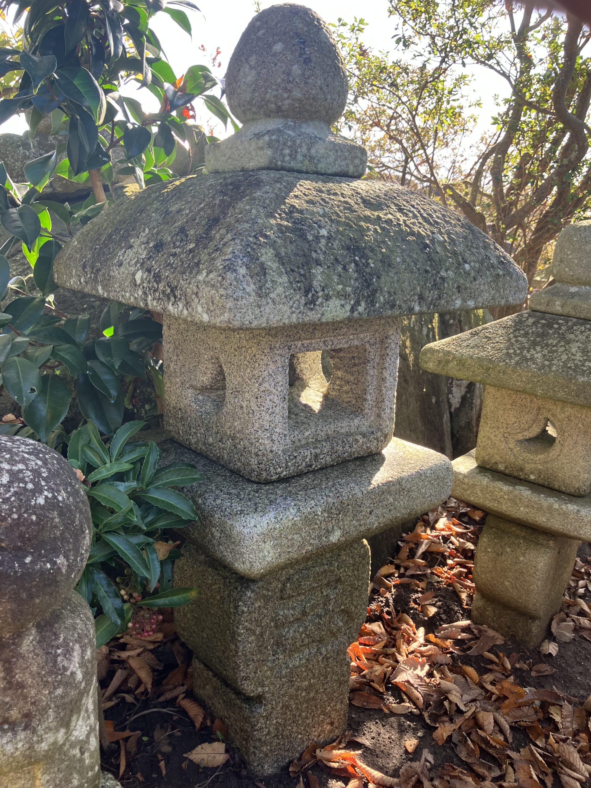 織部形生込灯籠