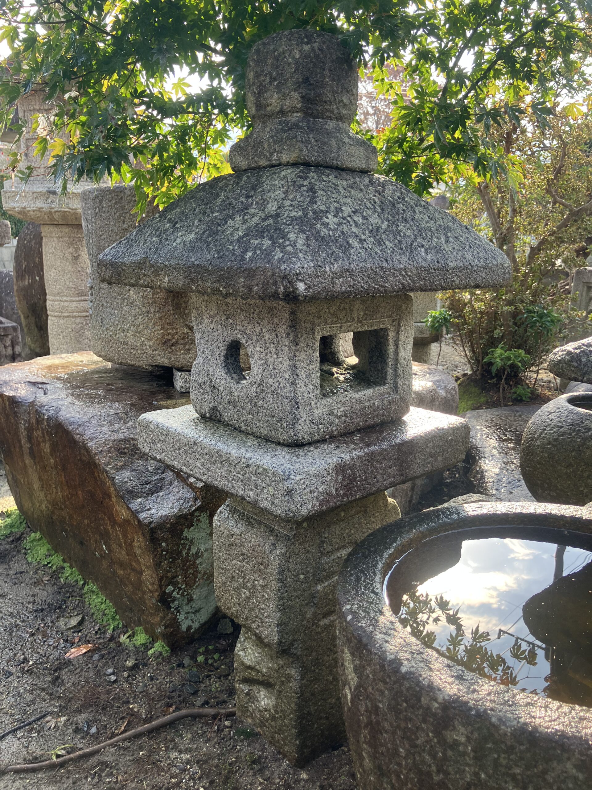 織部形生込灯籠