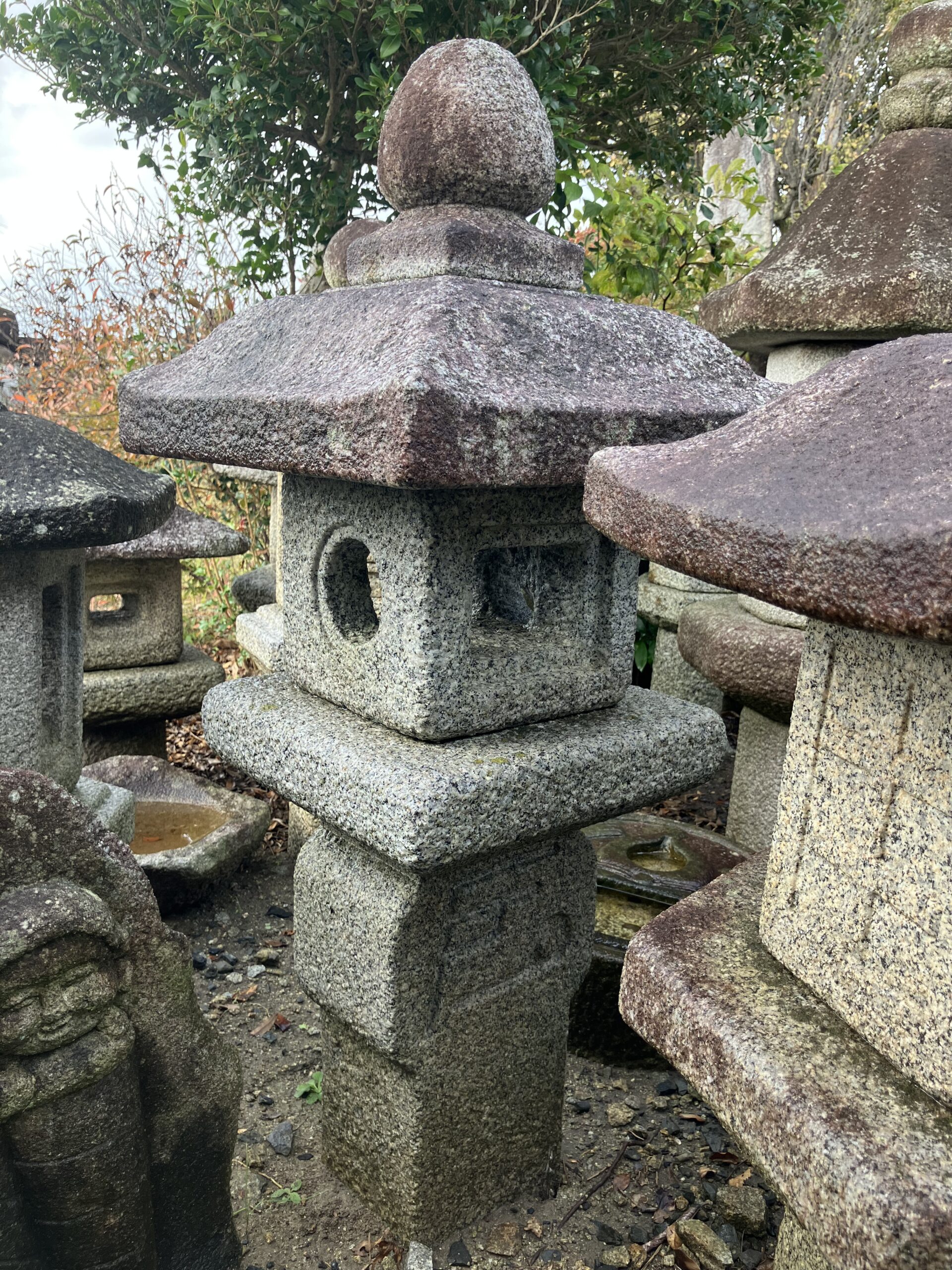 織部形生込灯籠