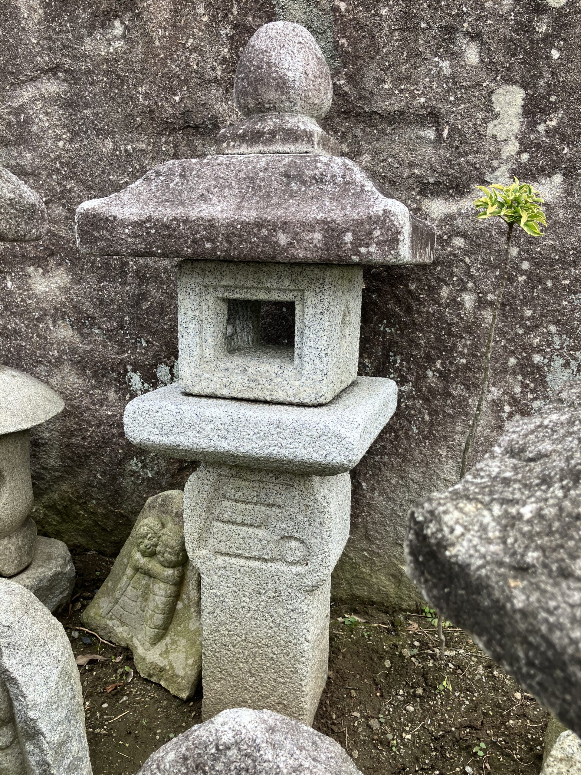 織部形生込灯籠