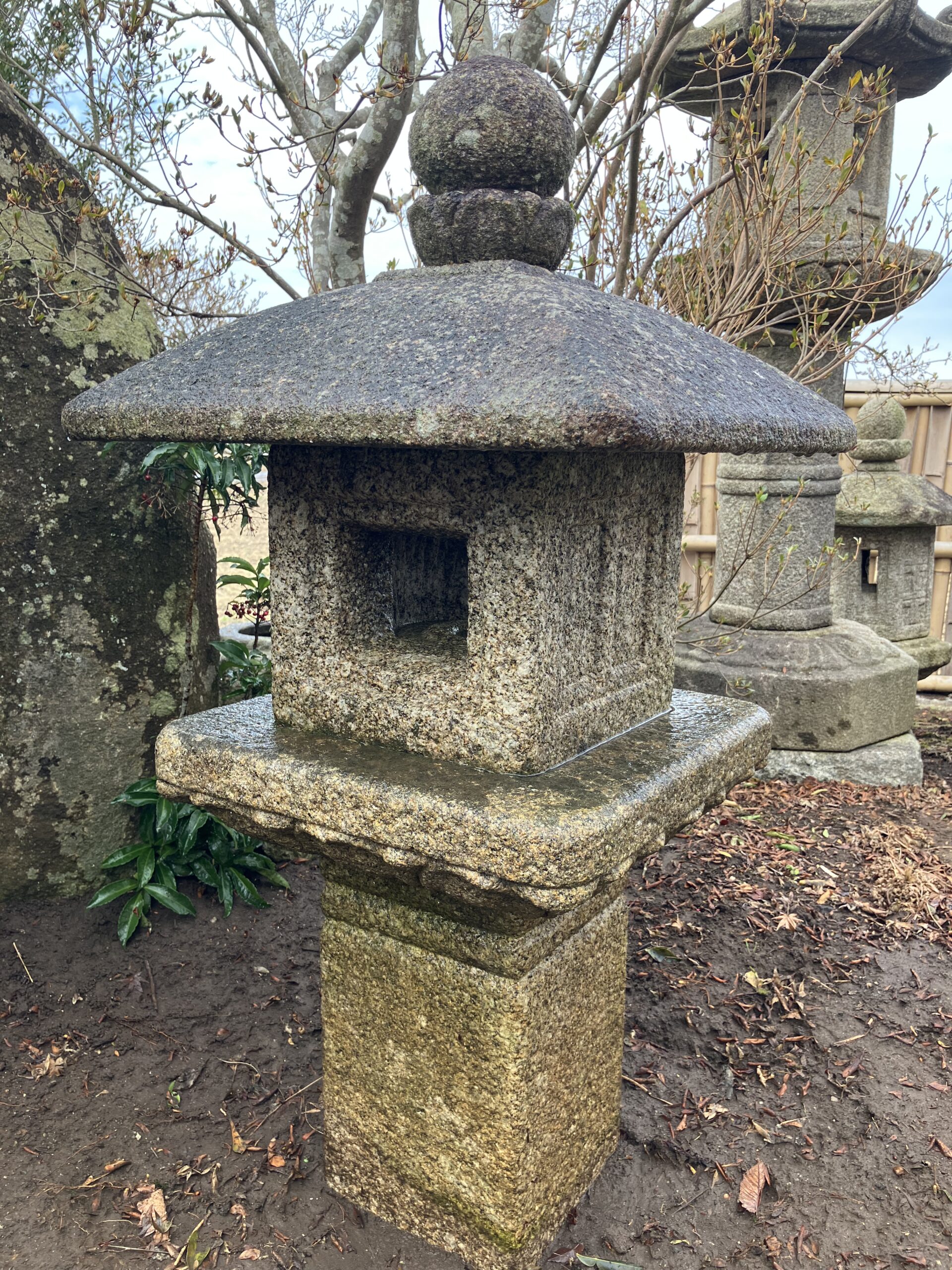 舟着形生込灯籠