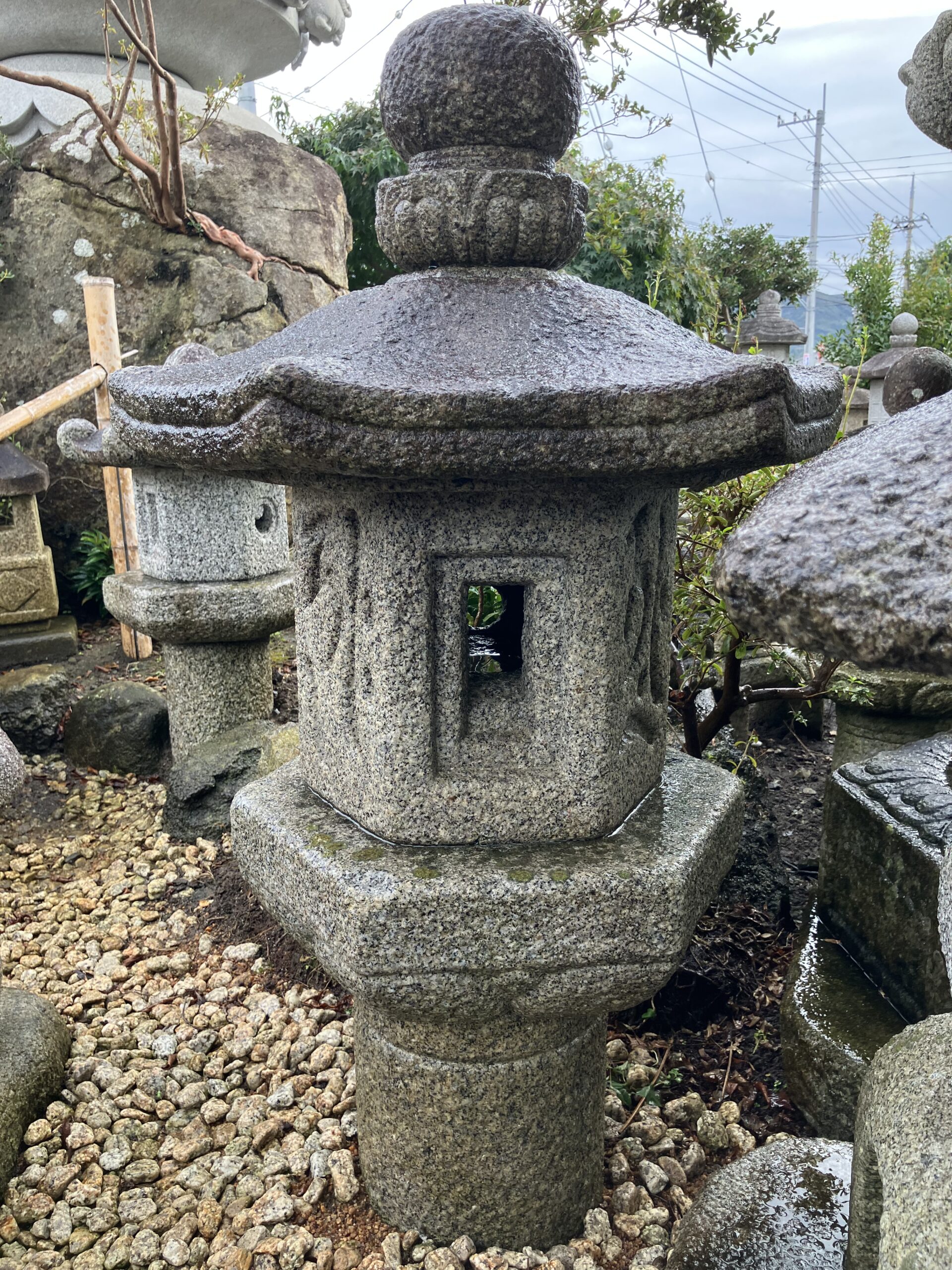 道明寺形生込灯籠